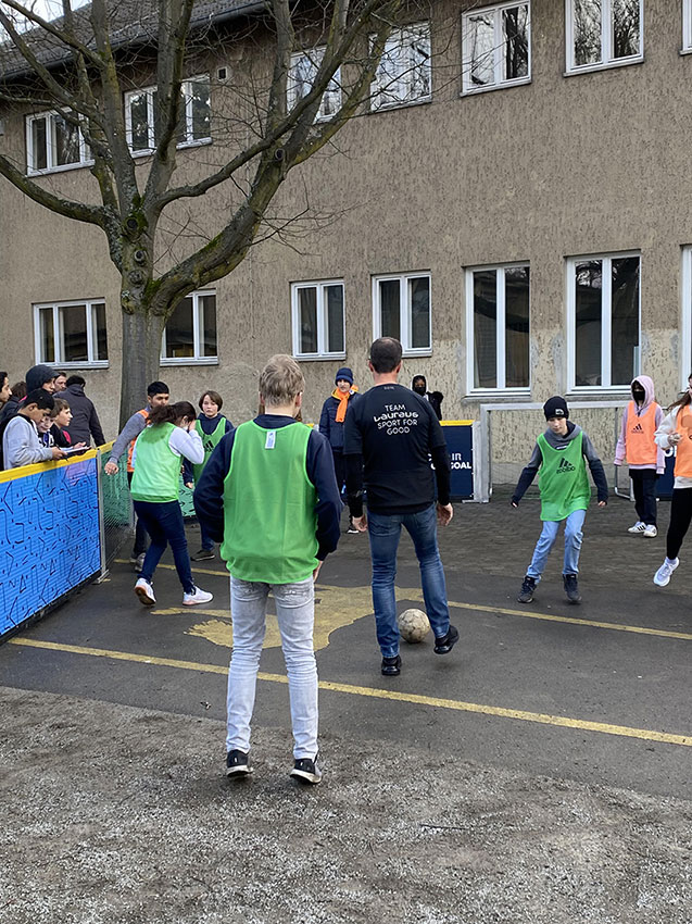 Fredi Bobic an der Albrecht-Haushofer-Schule